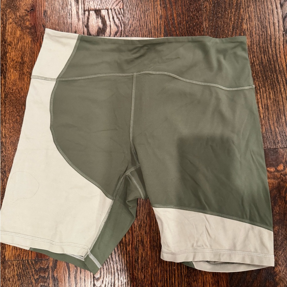 Lulu Green Align bike shorts size 16